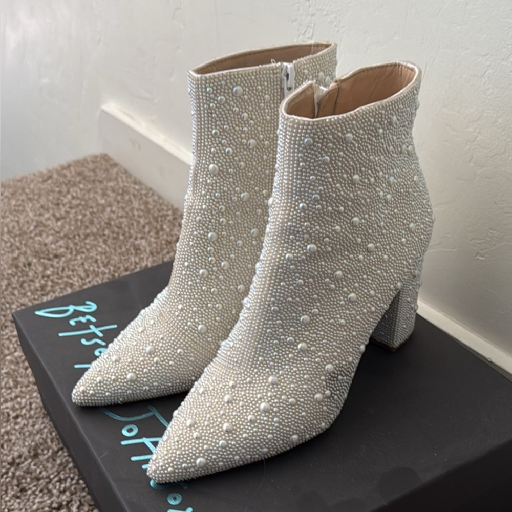 White pearl betsey Johnson boots